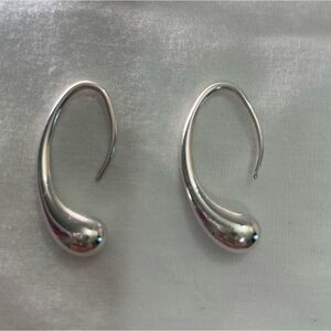 Tiffany & Co  Elsa Peretti® Luxury Jewelry 
Teardrop Earrings sterling silver